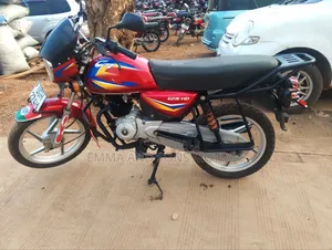Bajaj Boxer 125 2024 Red