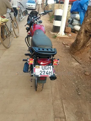 Bajaj Boxer 125 2024 Red