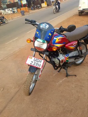 Bajaj Boxer 125 2024 Red