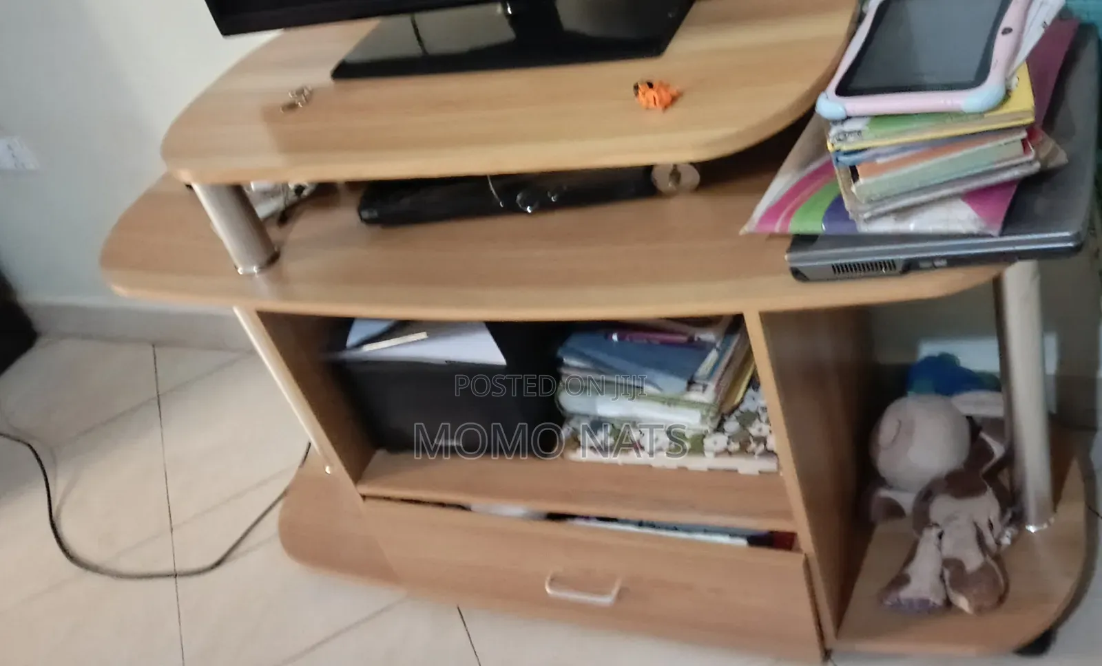 TV Stand Is Still in Good Condition.
