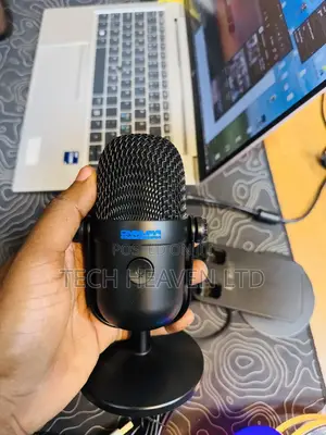 Gaming Microphone With Noise Cancellation Mute Button