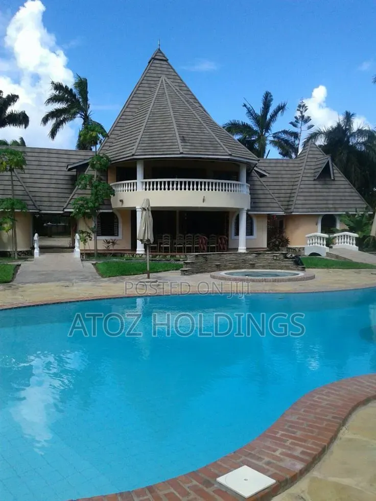 Makuti(Kasisira)/African Cottages Set Up Construction Services
