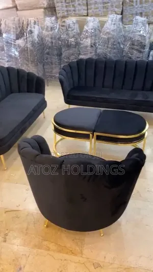 Sofas/Accent Sofa Set Couches in Any Colour From 2,000,000/-
