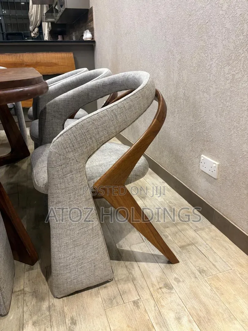Dining Sets 8 Seaters in Any Colour or Shape 2,500,000/- Plus Delivery