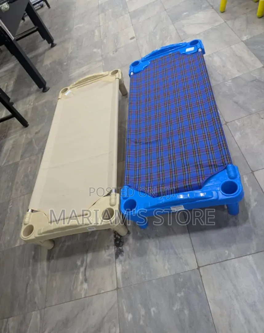 Plastic Stackable Daycare and Kindergarten Resting Beds