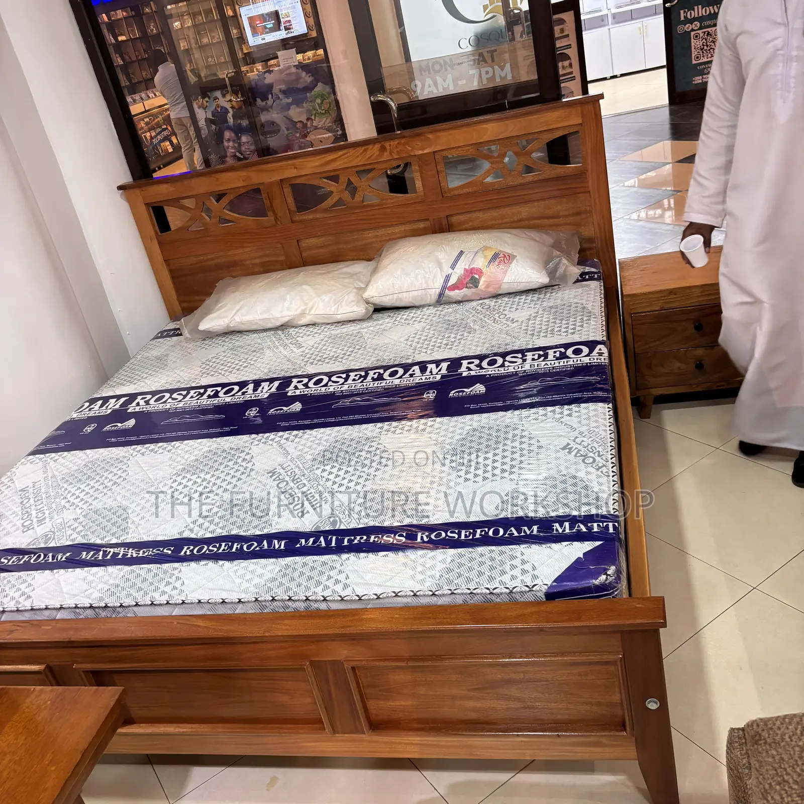 BED 6 by 6 Mahogany New MAHOGANY