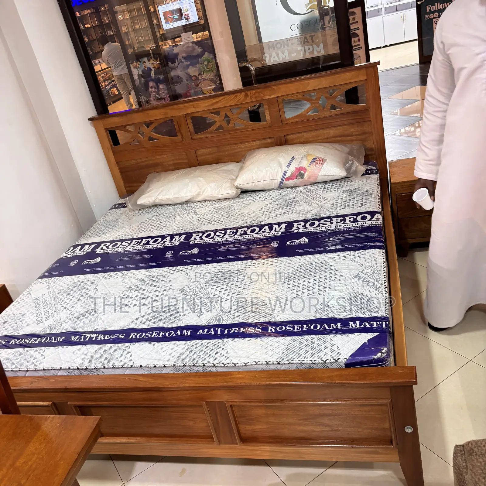 BED 6 by 6 Mahogany New MAHOGANY