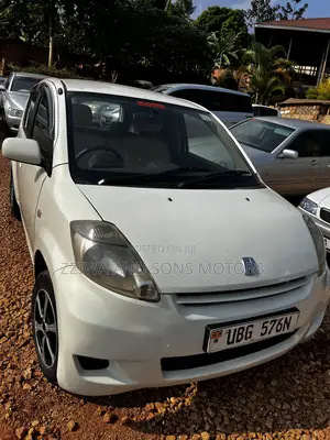 Toyota Passo 1.0 FWD 2010 White