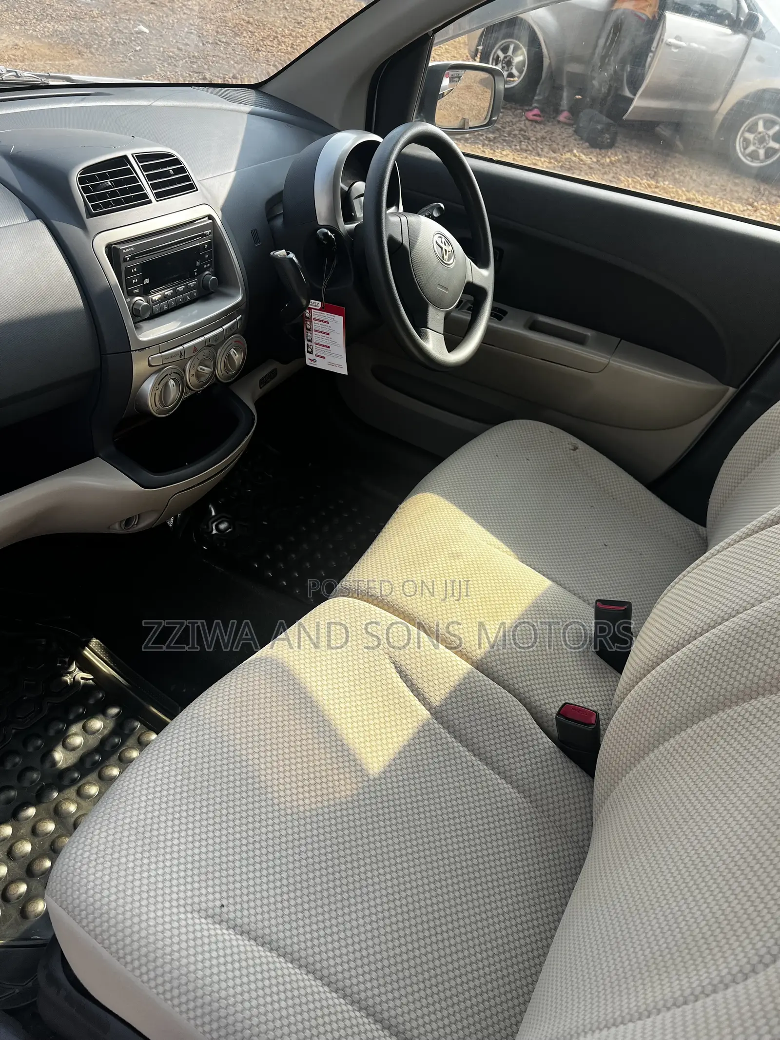 Toyota Passo 1.0 FWD 2010 White