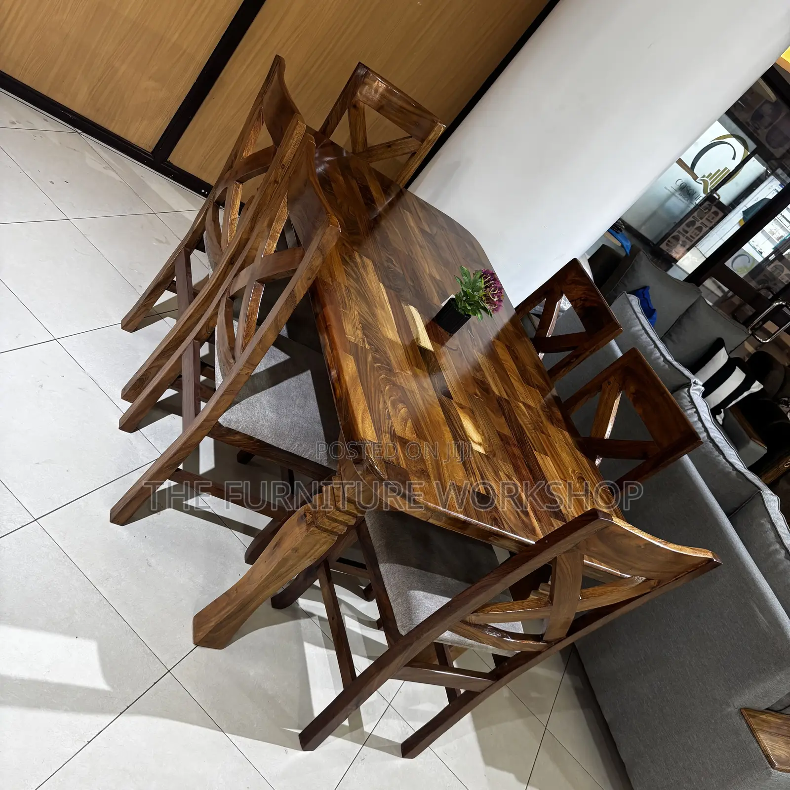 Mugavu X Dining . Ready Now . Hard Wood
