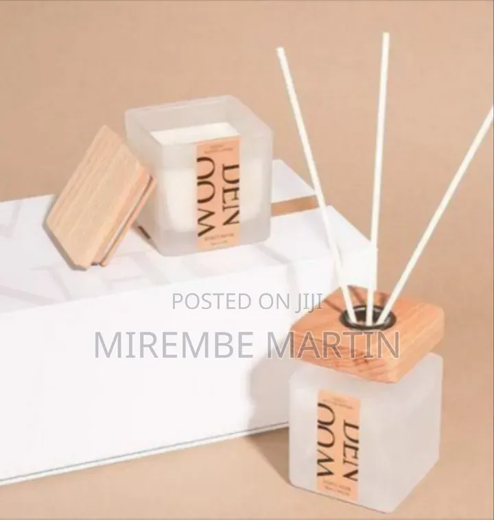 Elegant Luxury Aroma Diffuser With Wooden Decoration