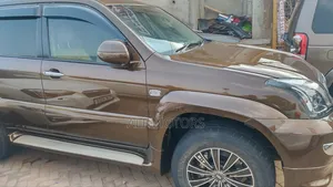 Toyota Land Cruiser Prado 2005 Brown