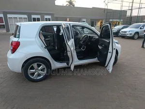 Toyota IST 2009 White