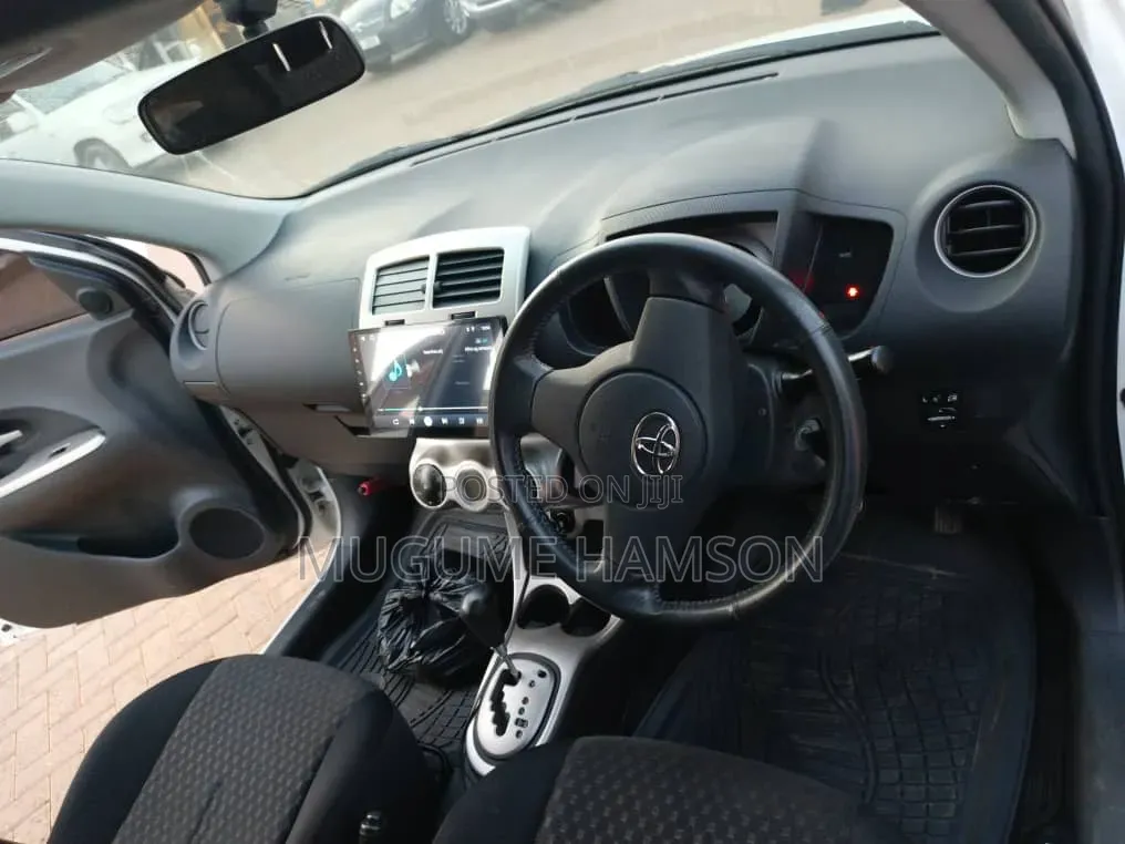 Toyota IST 2009 White
