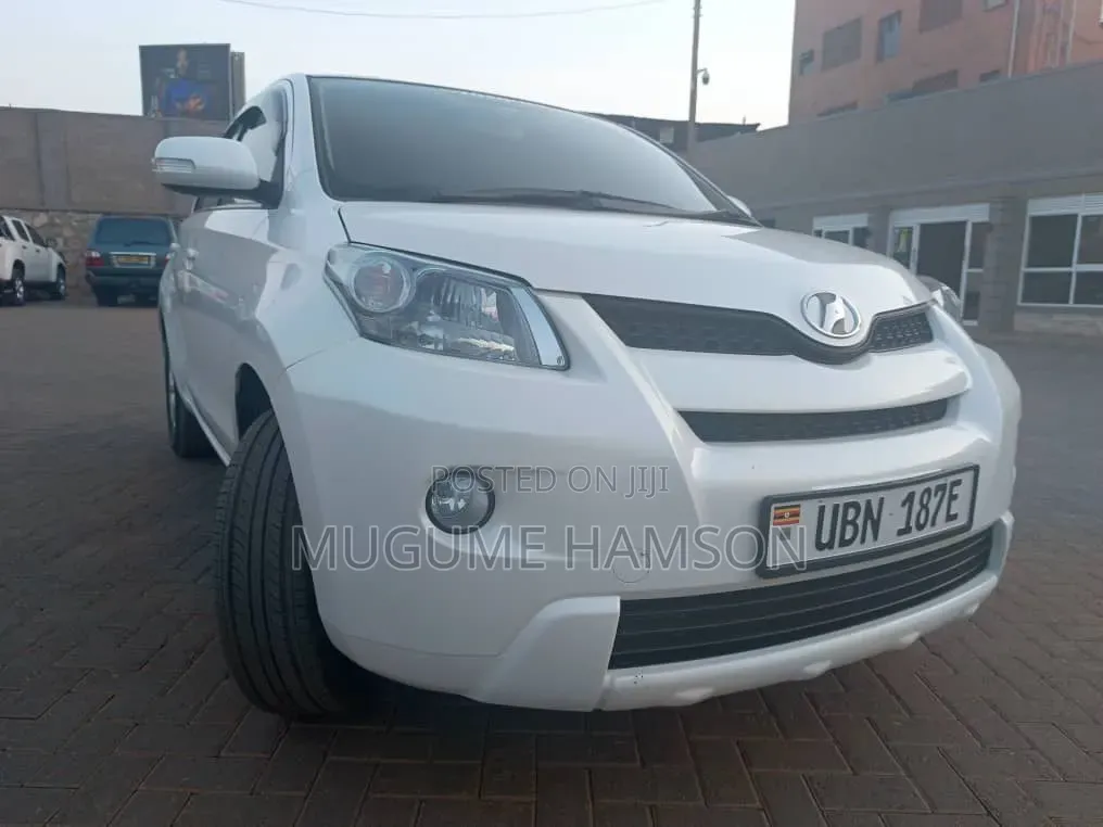 Toyota IST 2009 White