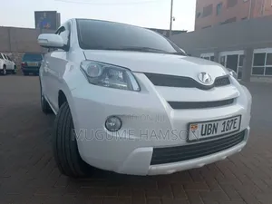 Toyota IST 2009 White