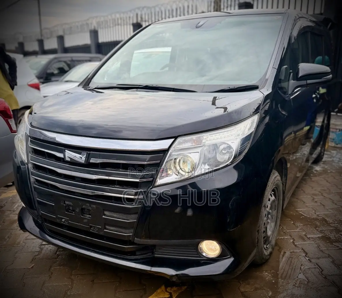 Toyota Noah 2.0 AWD (7 Seater) 2017 Black