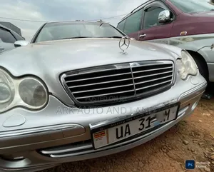 Mercedes-Benz C200 2002 Silver