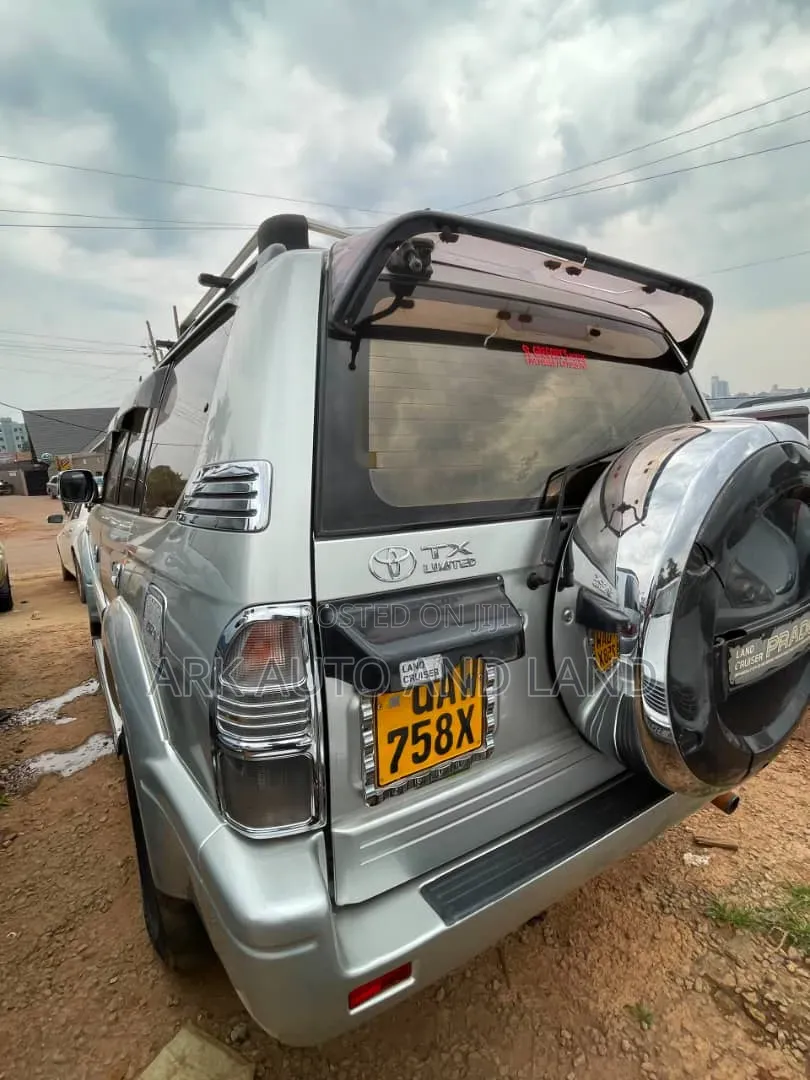 Toyota Land Cruiser Prado 2000 Silver