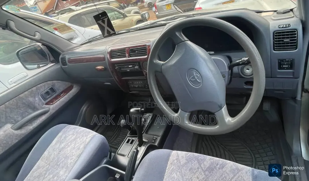 Toyota Land Cruiser Prado 2000 Silver