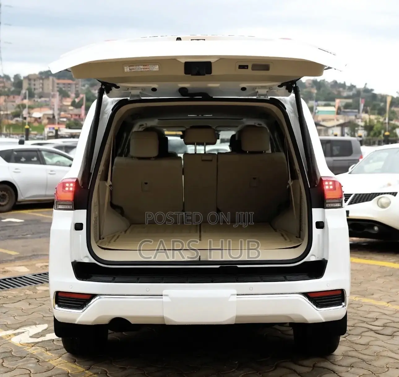 Toyota Land Cruiser LC300 2024 White