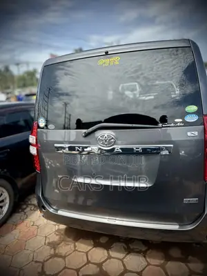 Toyota Noah 2.0 143hp AWD (8 Seater) 2013 Gray