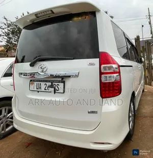 Toyota Noah 2011 White