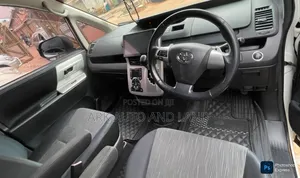Toyota Noah 2011 White