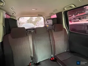 Toyota Noah 2011 White
