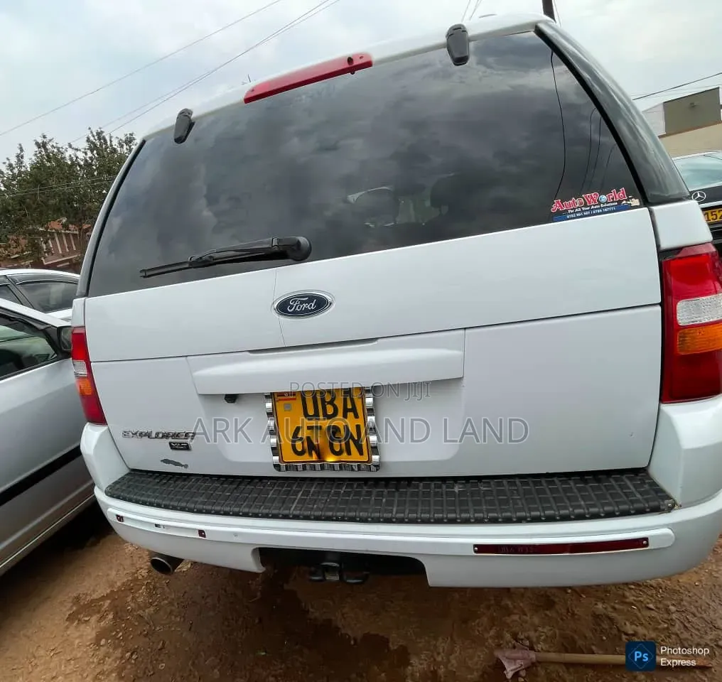 Ford Explorer 2002 White