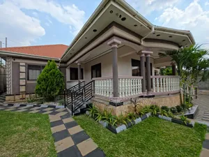 Furnished 5bdrm Bungalow in Kira Town, Central Division for sale