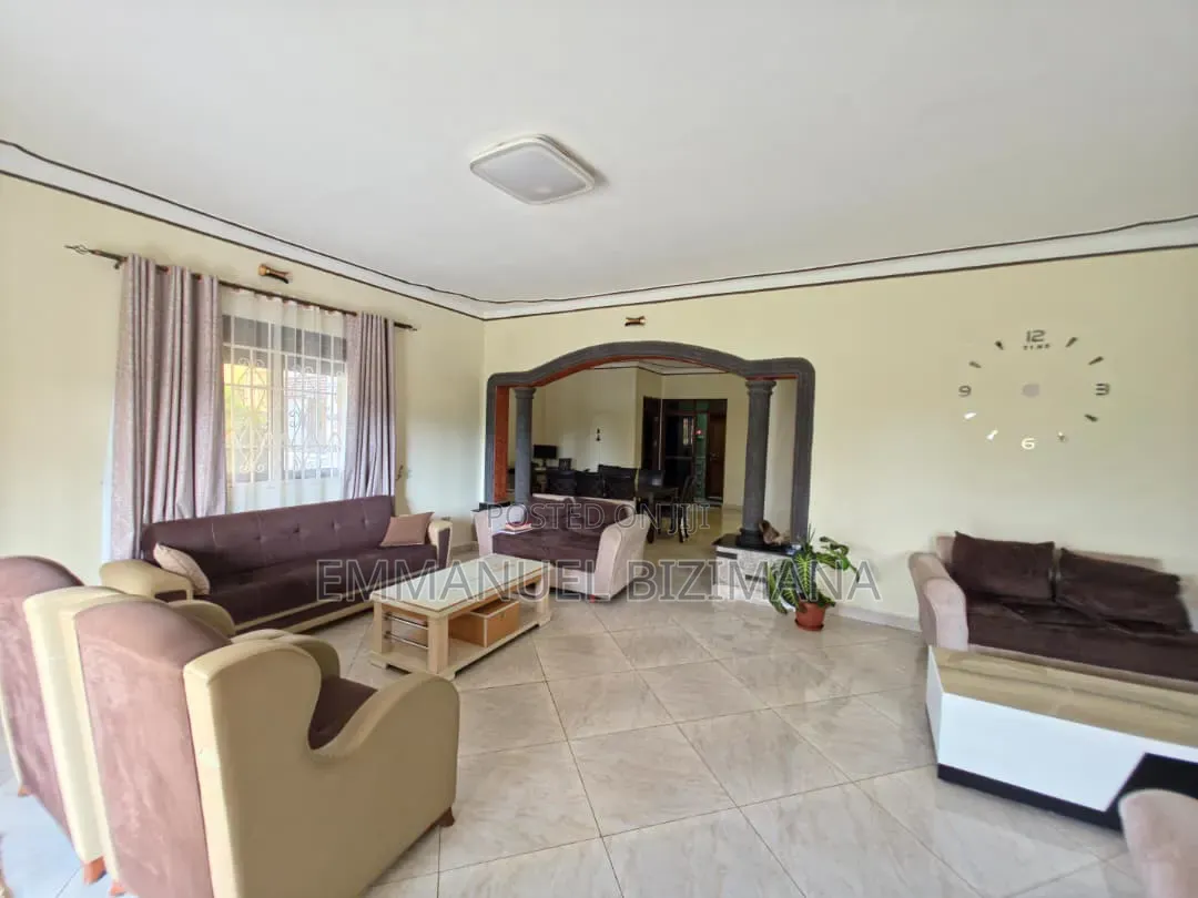 Furnished 5bdrm Bungalow in Kira Town, Central Division for sale