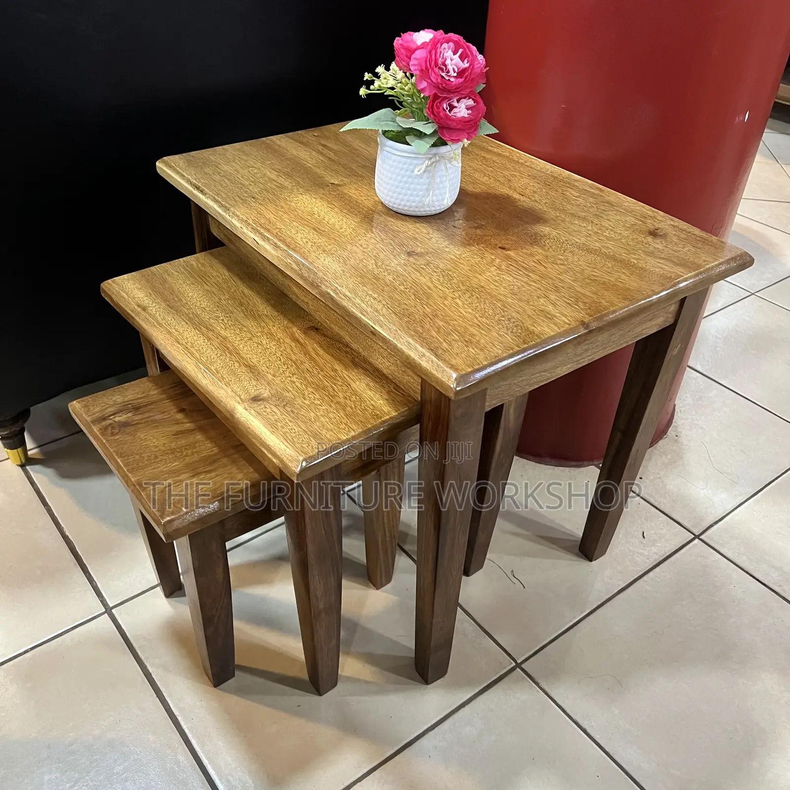 Mugavu Nesting Tables