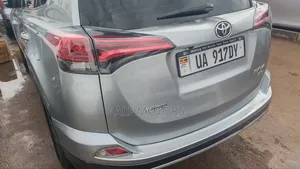 Toyota RAV4 2017 Gray