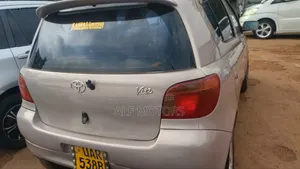 Toyota Vitz 2000 Pink