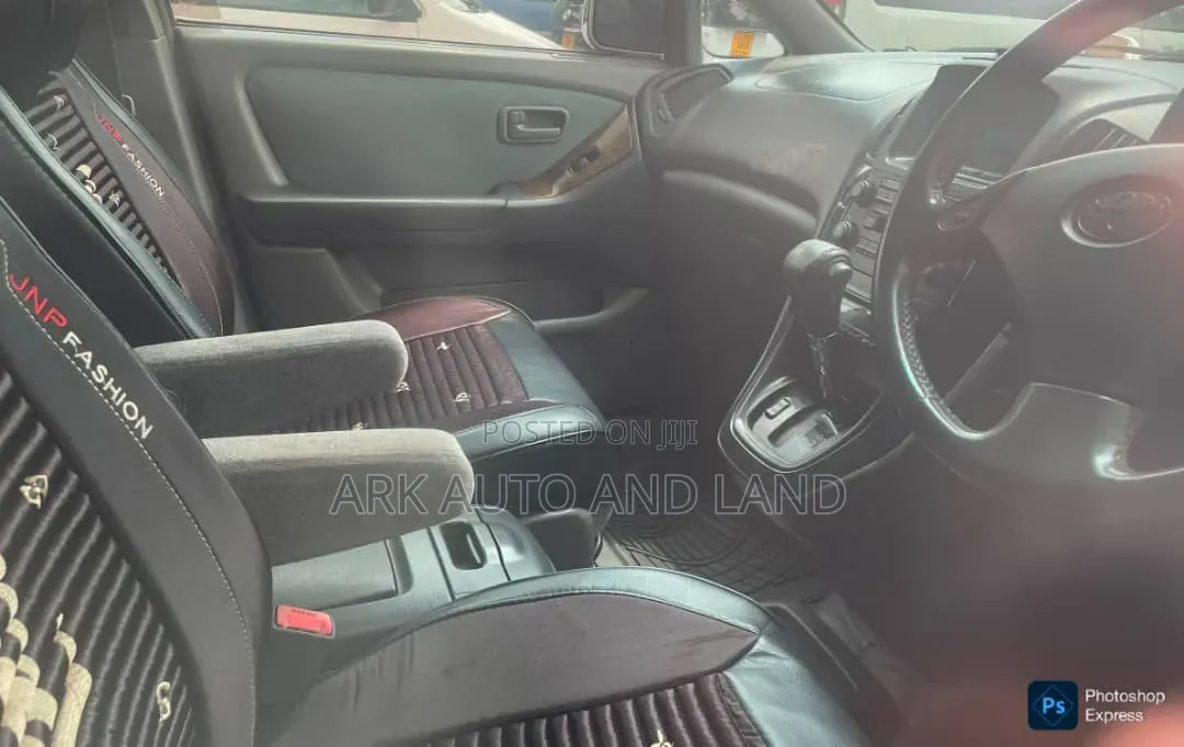 Toyota Harrier 2000 White