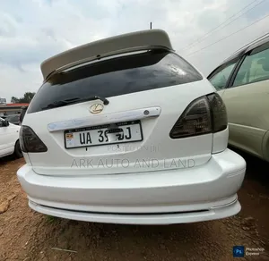 Toyota Harrier 2000 White