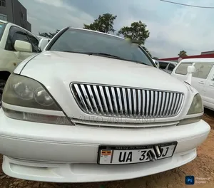 Toyota Harrier 2000 White