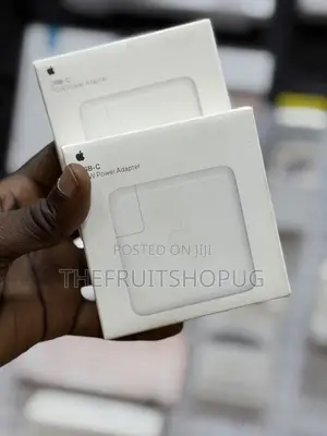 USB-C 70W Power Adapter – Fast Charging PD Charger
