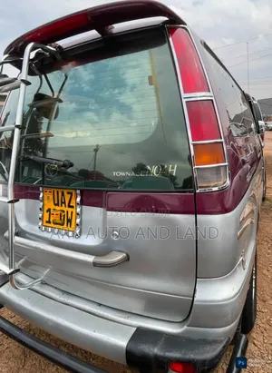 Toyota Noah 2001 Maroon