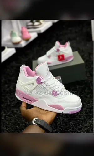 Air Jordan 4 Retro