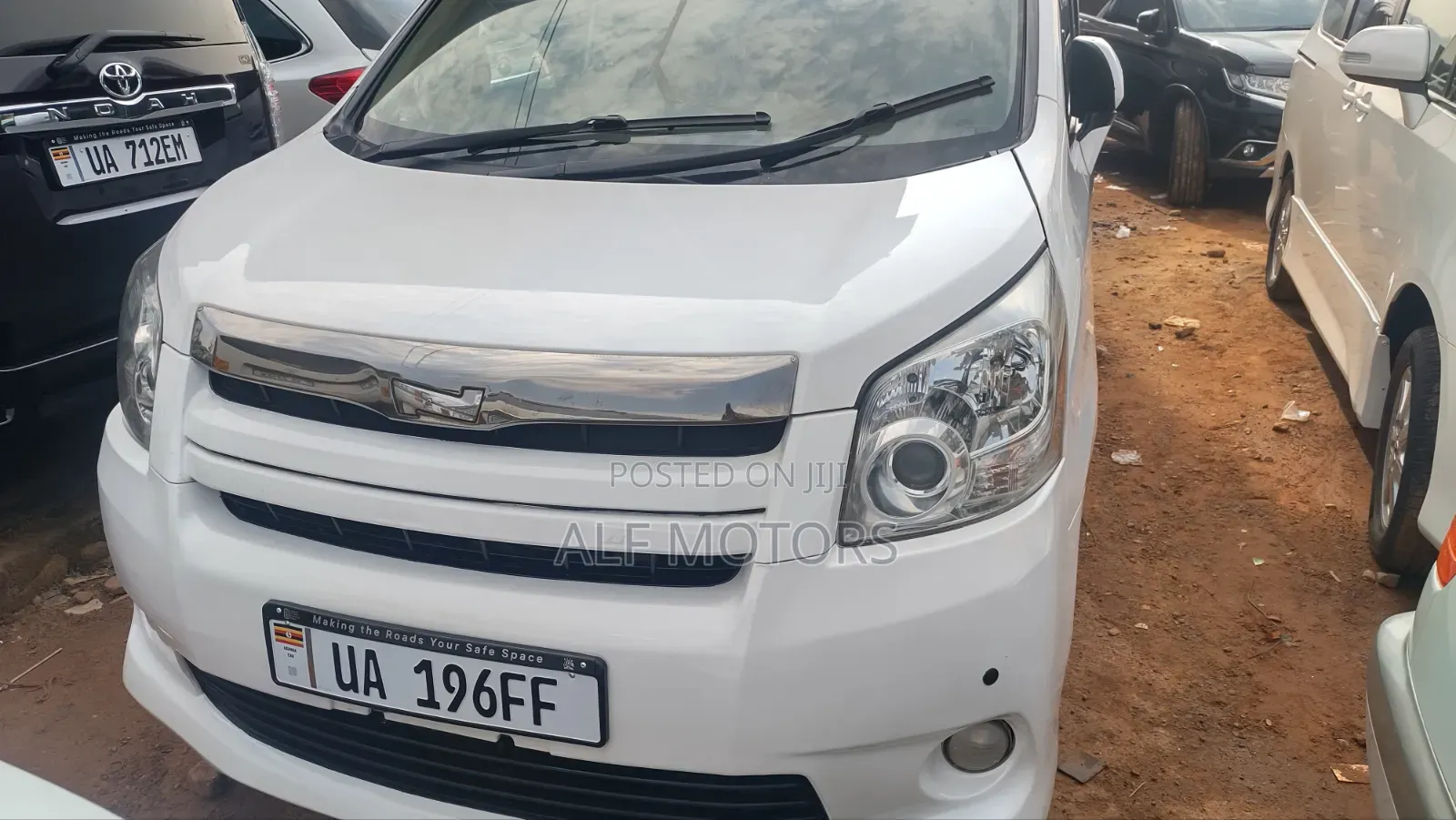 Toyota Noah 2011 White