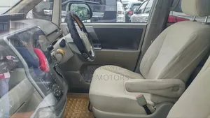 Toyota Noah 2011 White