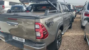 Toyota Hilux 2017 Green