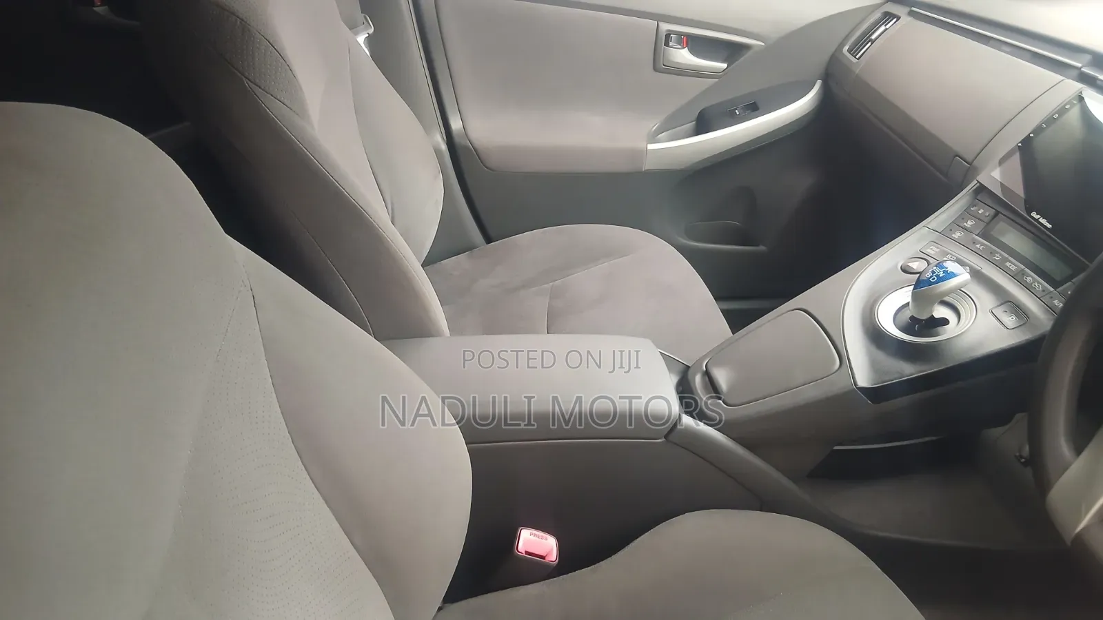 Toyota Prius 4dr Hatchback (1.8L 4cyl gas/electric hybrid CVT) 2016
