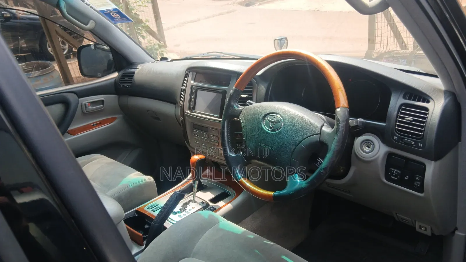 Toyota Land Cruiser 2005 Black