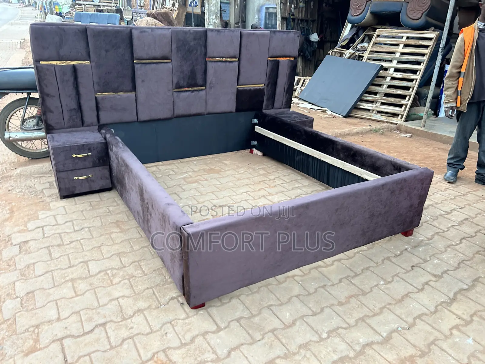 Wide Head Bed