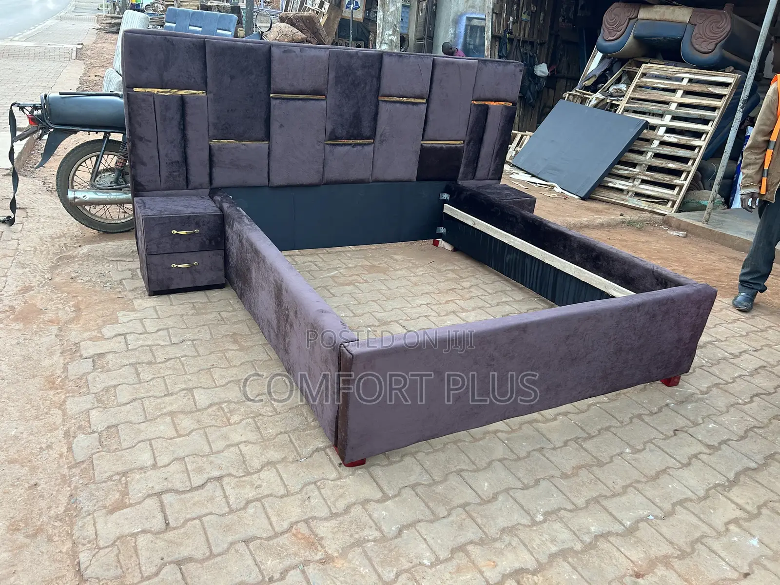 Wide Head Bed