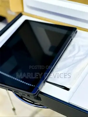 New Laptop Dell Latitude 5300 2-in-1 8GB Intel Core i5 SSD 256GB