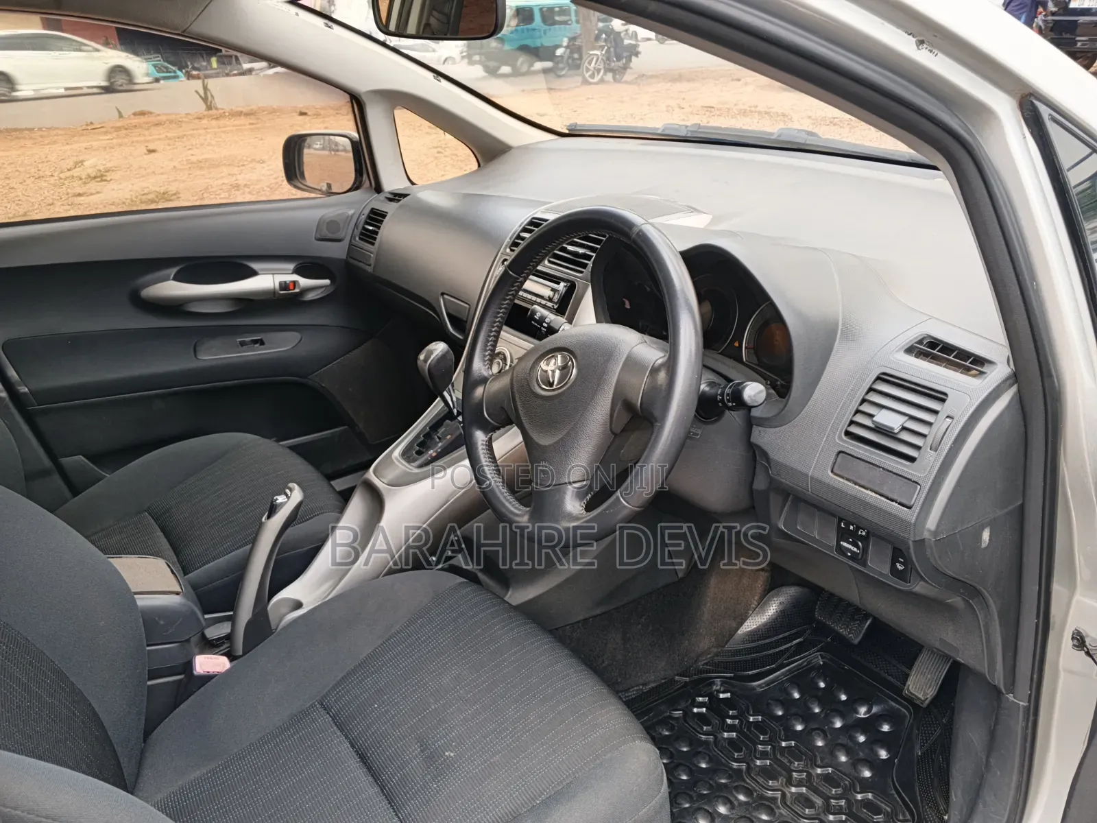 Toyota Auris 2009 Silver